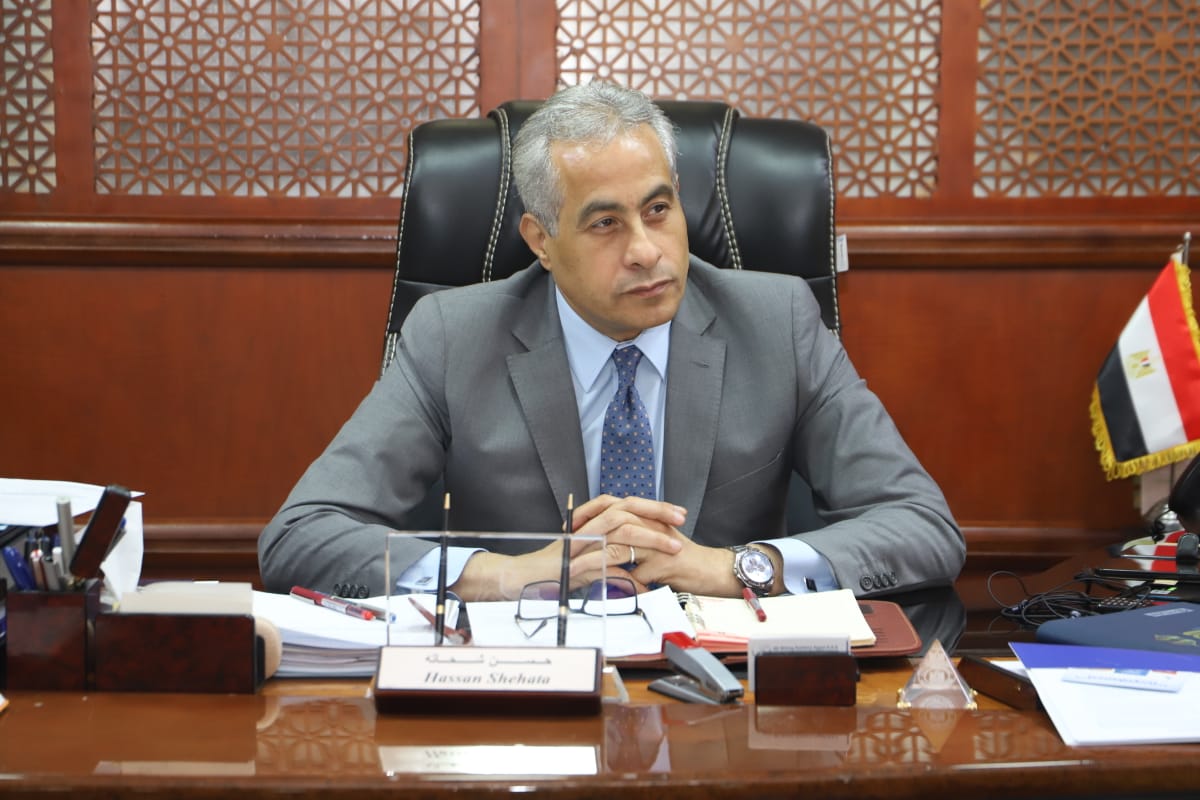 وزير القوى العامله 
